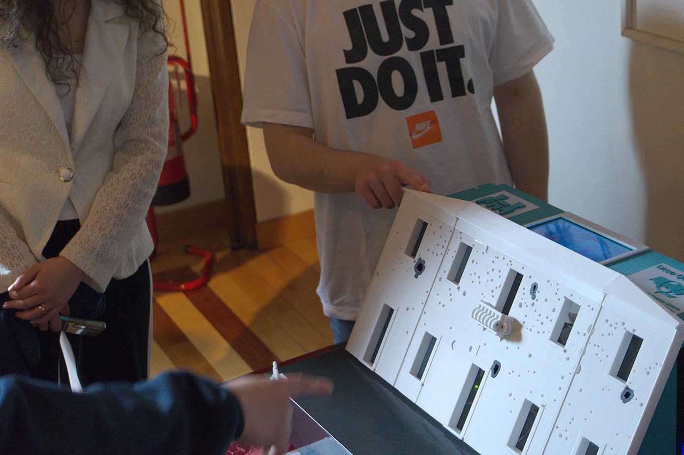 Audioguida tattile della facciata di Casa Giacobbe a Magenta